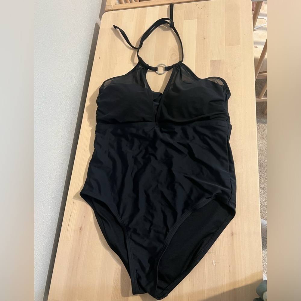 AQUA COUTURE HIGH NECK RING MESH ONE PIECE SWIMSUIT Size Medium Black